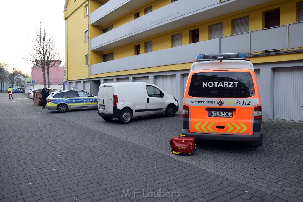 Feuer 1 Koeln Vingst Hesshofplatz P13.JPG - Miklos Laubert